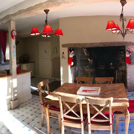 Cozy Holiday In Rilly-sainte-syre With Private Pool La Chapelle-Saint-Luc